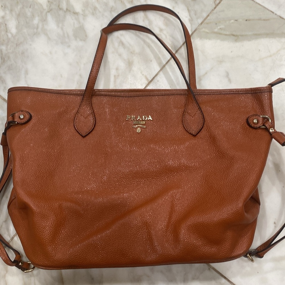 Vintage Prada brown cognac Vitello Daino leather top zip Tote 👜 made in Italy